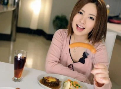 Đức lang quân ăn tối xong rồi chịch em