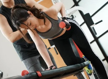 Anh PT số hưởng và người phụ nữ thiếu thốn tình dục lên giường ngay từ lần đầu